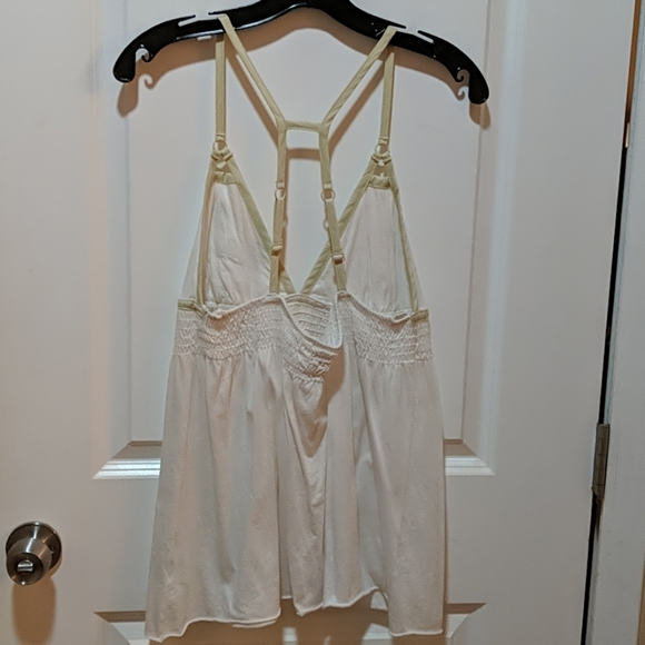 Hinano Strappy Tank Top - Picture 2 of 4